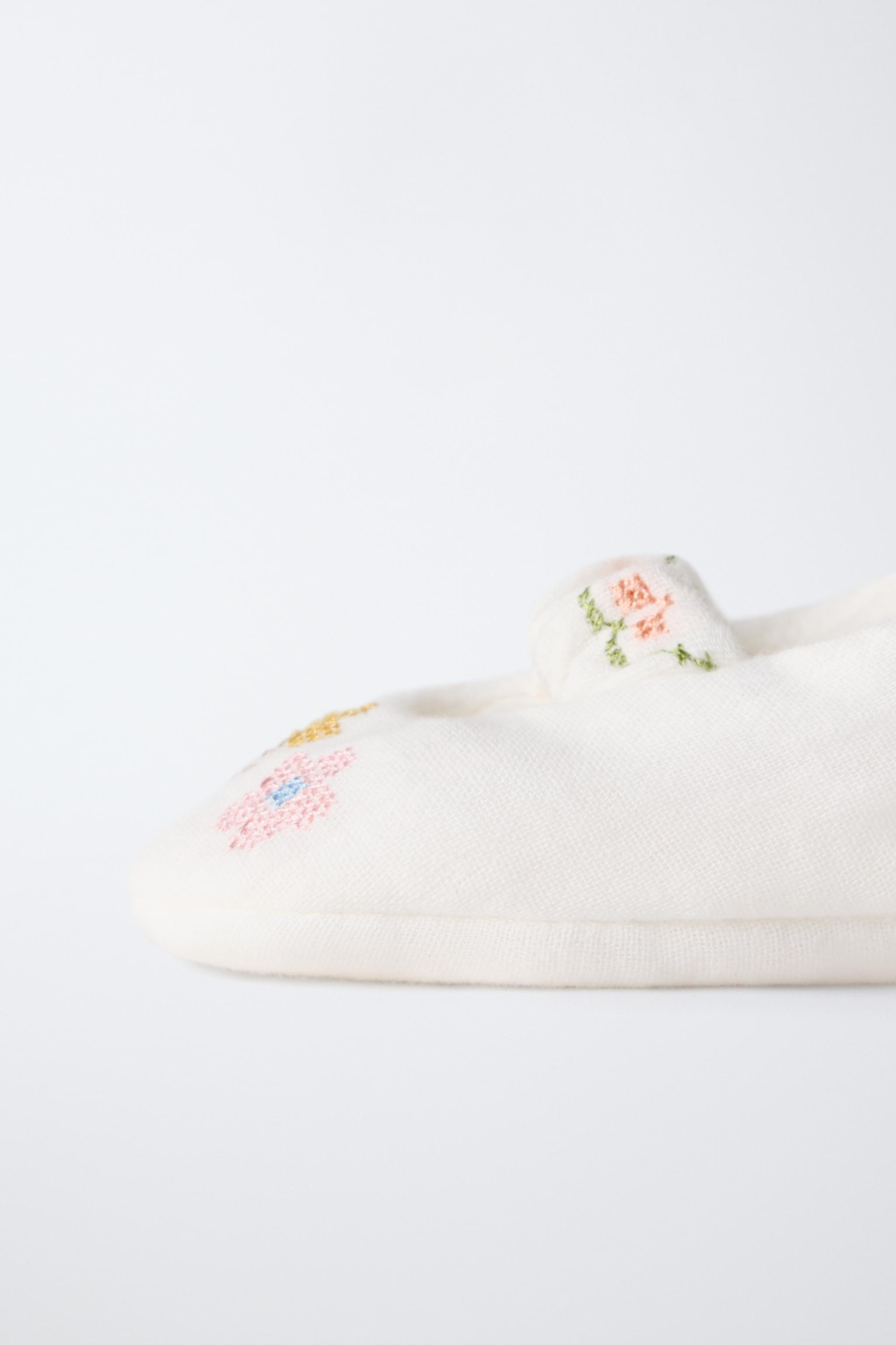 EMBROIDERED COTTON BOOTIES